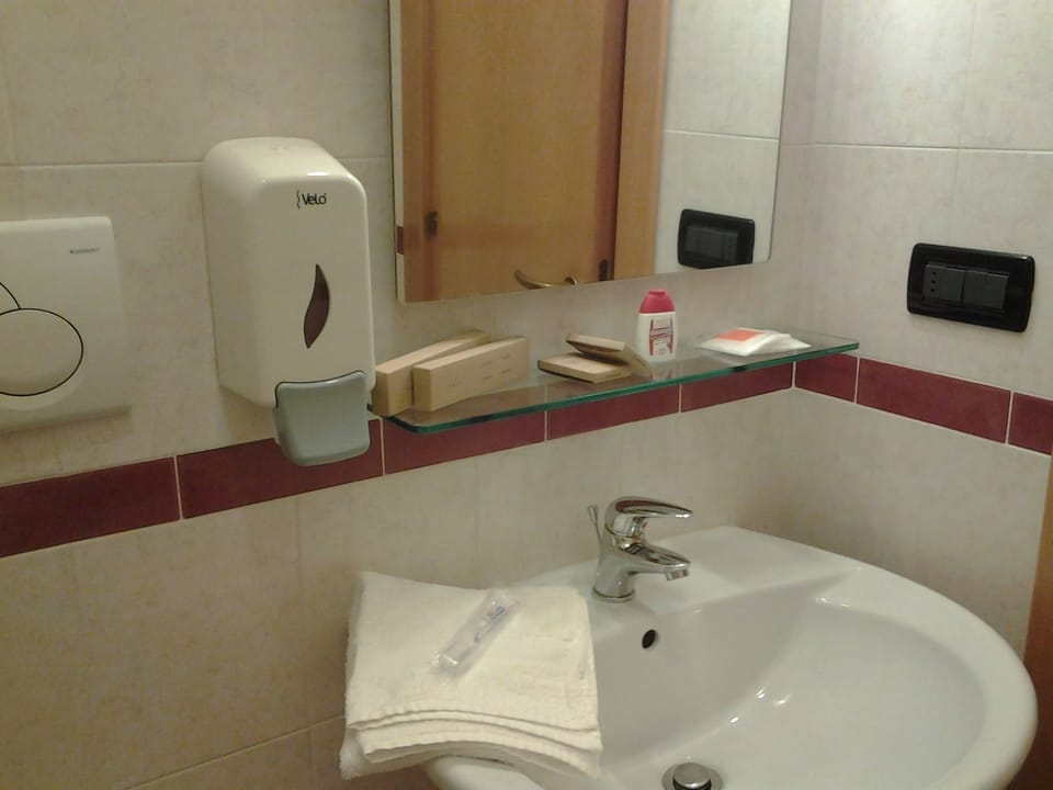 Bathroom sink