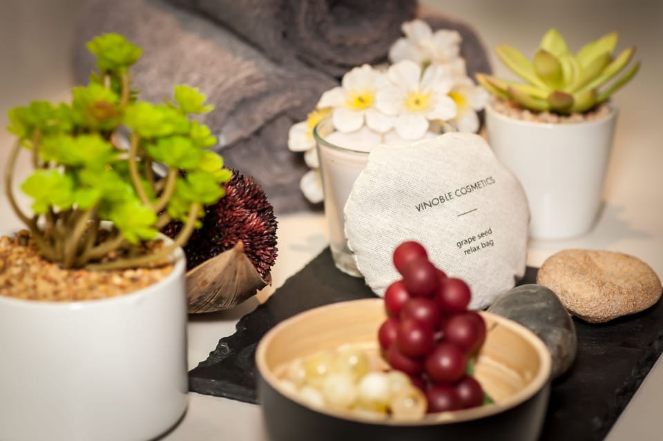 Sauna, steam room, body treatments, hydrotherapy, aromatherapy