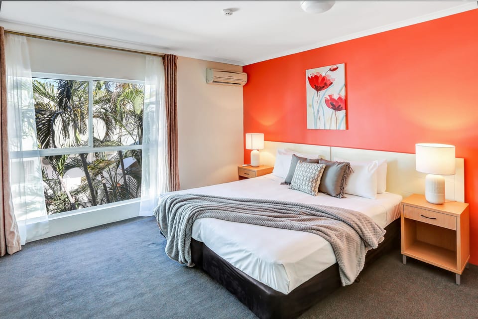 Suite | In-room safe, individually furnished, desk, blackout drapes