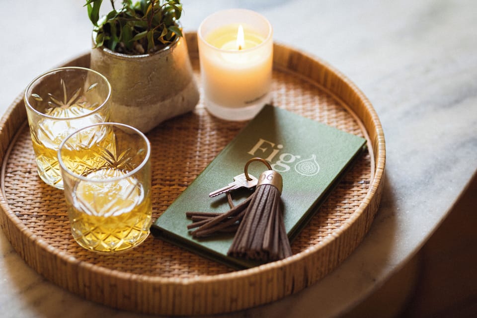 Premium bedding, in-room safe, individually decorated