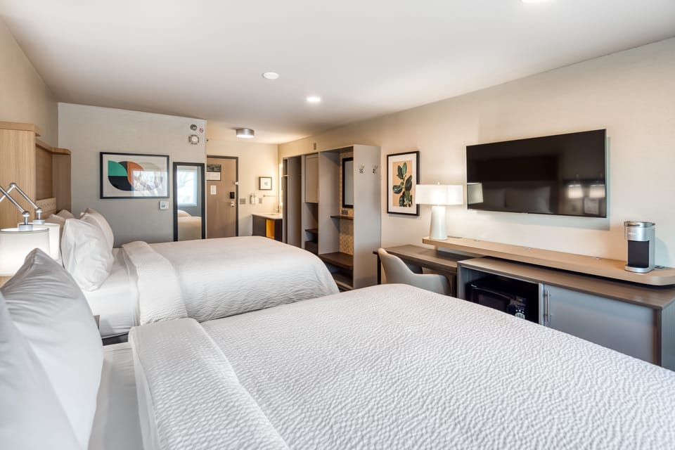 Egyptian cotton sheets, premium bedding, pillowtop beds, in-room safe