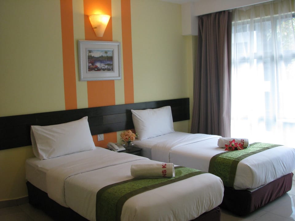 Superior Room | 1 bedroom, desk, iron/ironing board (on request), WiFi (free)