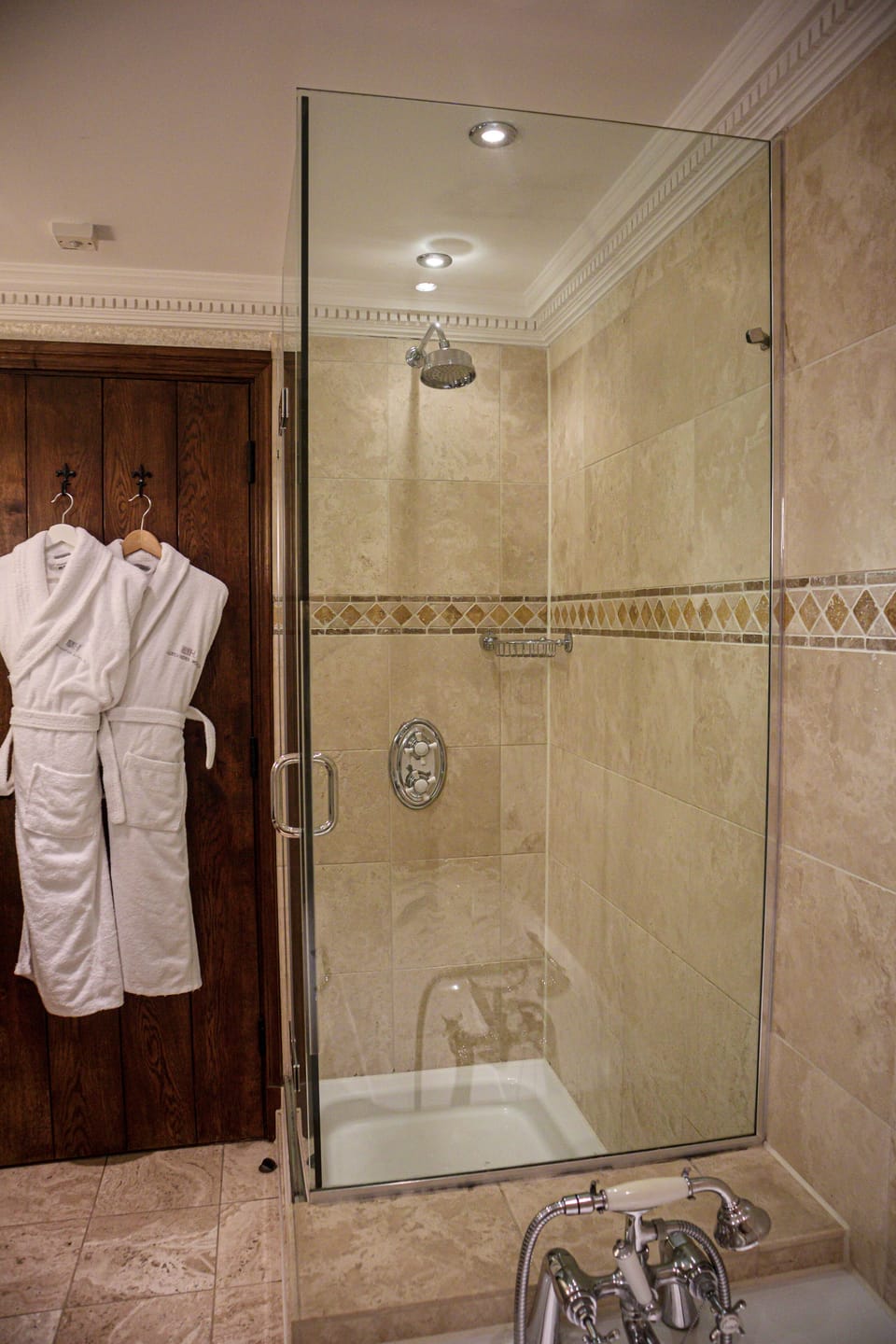 Room (Splendid Suite) | Bathroom shower