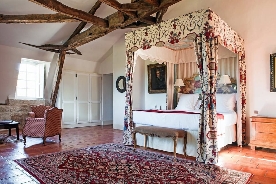  PRESTIGE SUITE | Premium bedding, minibar, in-room safe, individually decorated