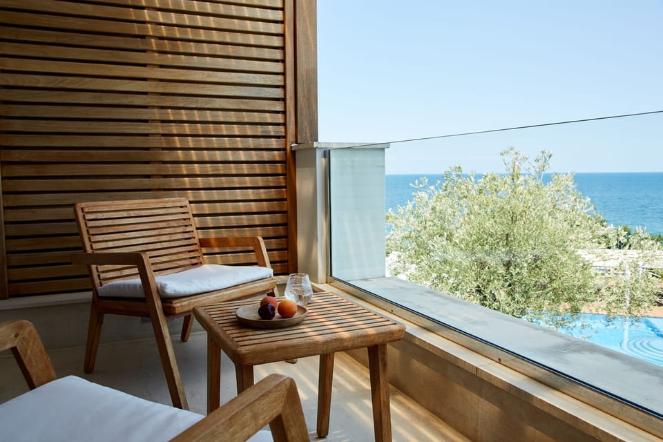 Deluxe Suite, Sea View | Beach/ocean view