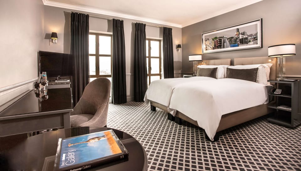 Deluxe Room, 2 Twin Beds | 1 bedroom, hypo-allergenic bedding, down comforters, pillowtop beds