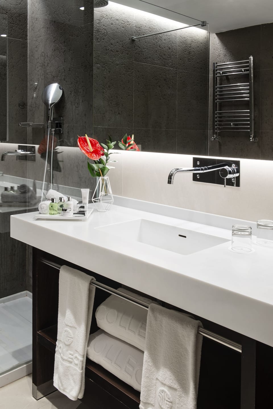 Rainfall showerhead, eco-friendly toiletries, hair dryer, slippers