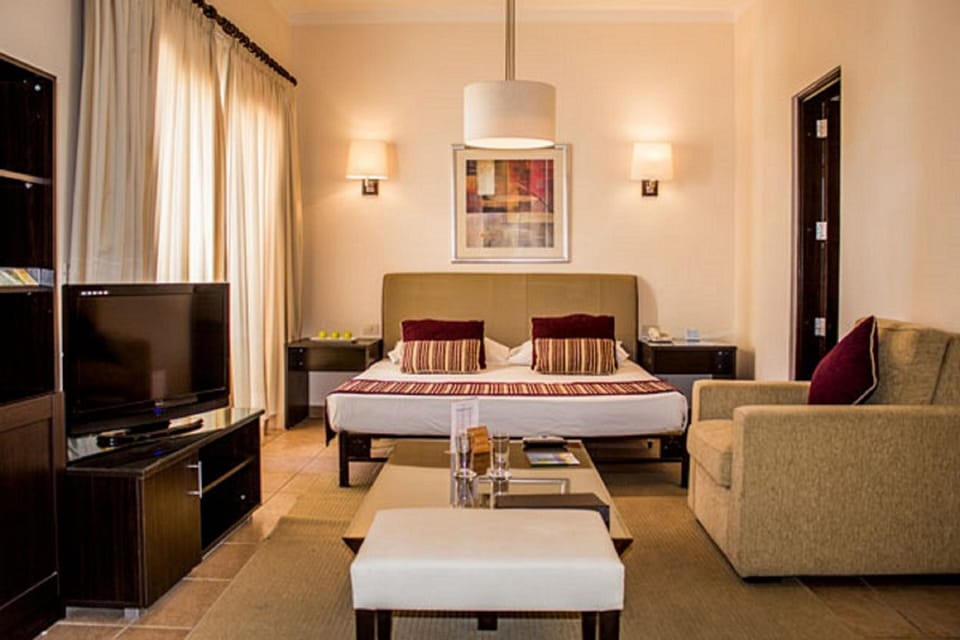 Studio | Minibar, in-room safe, desk, free cribs/infant beds