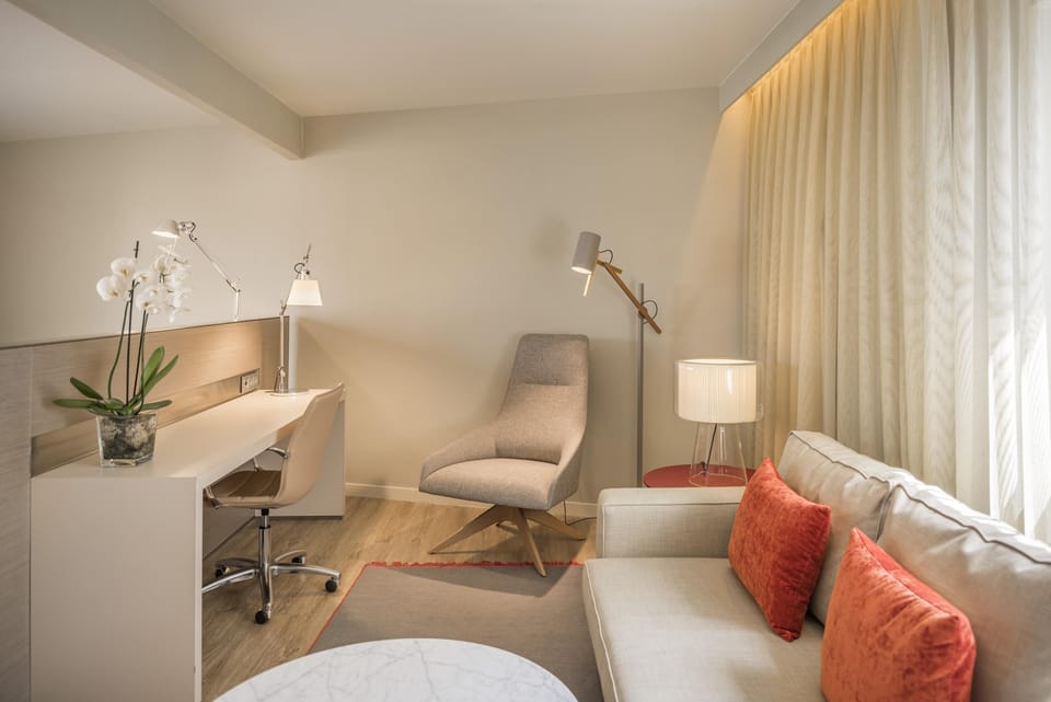 Premium bedding, minibar, in-room safe, desk