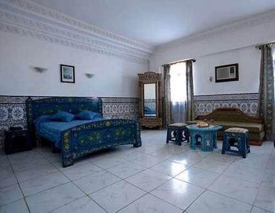 Standard Double Room | Premium bedding, desk, iron/ironing board (on request), WiFi (free)