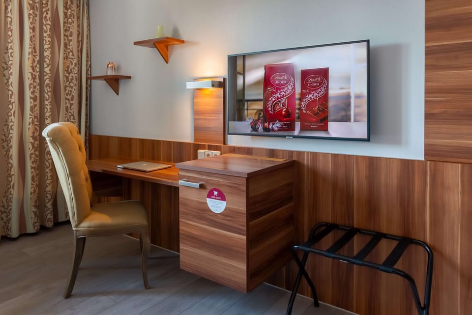 Standard Room, 2 Twin Beds (Standard Double Room, 2 Single beds) | Minibar, in-room safe, desk, laptop workspace