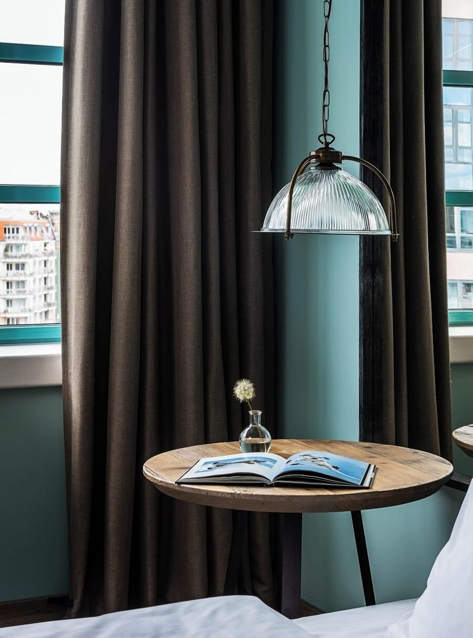 Hypo-allergenic bedding, in-room safe, desk, blackout drapes