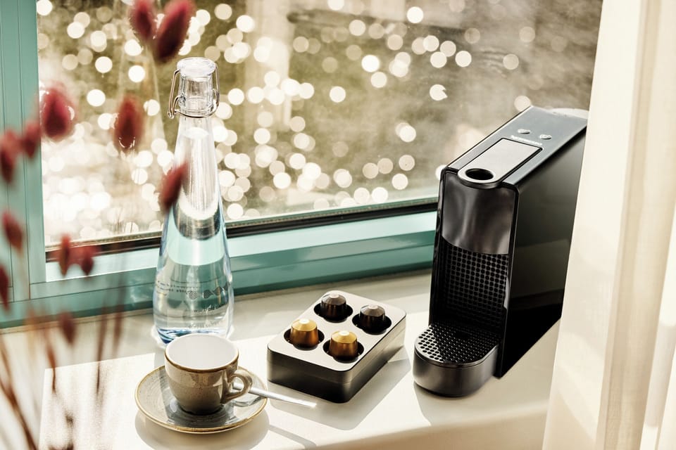 Standard Room, River View | Hypo-allergenic bedding, in-room safe, desk, blackout drapes
