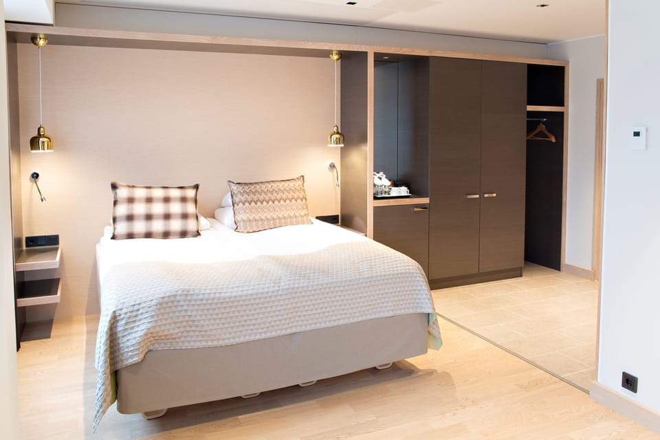 Superior Room, 1 King Bed | In-room safe, blackout drapes, soundproofing, iron/ironing board