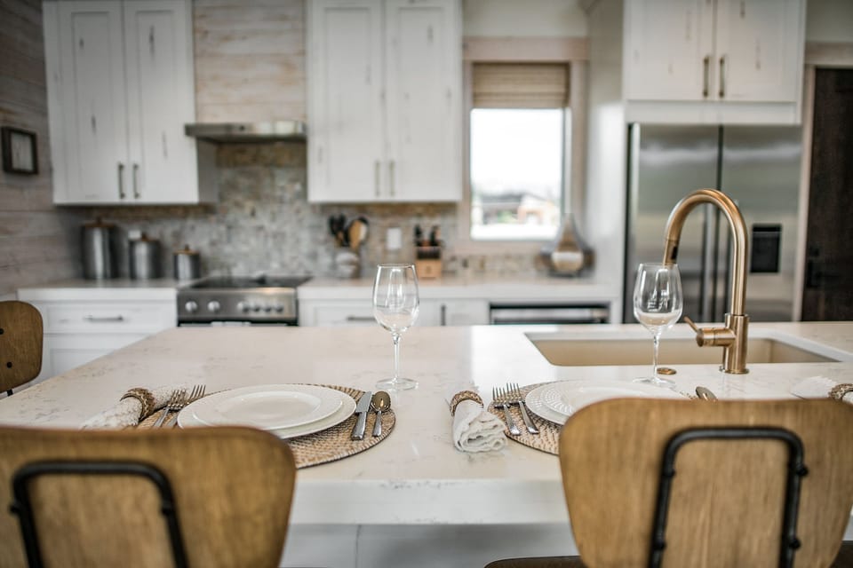White Pine 3BR w/Basement | Shared kitchen | Coffee/tea maker, ice maker, paper towels
