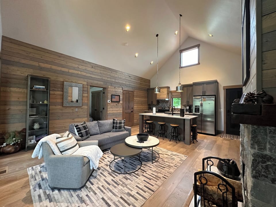 Cottage 137 | Living area | 36-inch flat-screen TV with cable channels, TV