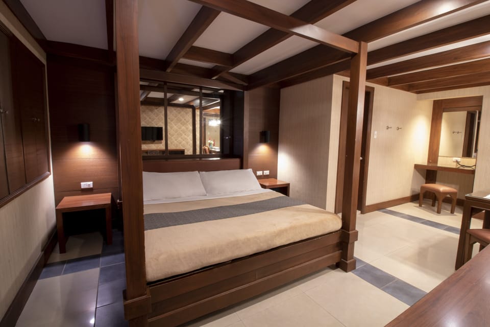 Regular Deluxe | Free WiFi, bed sheets