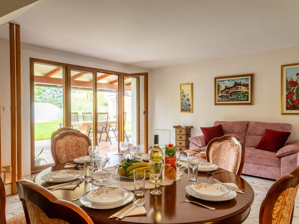 House | Dining