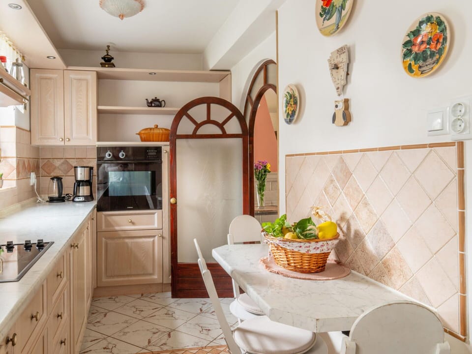 House | Private kitchen | Oven, dishwasher