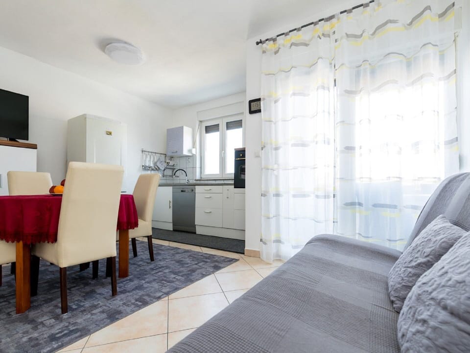 Apartment | Dining