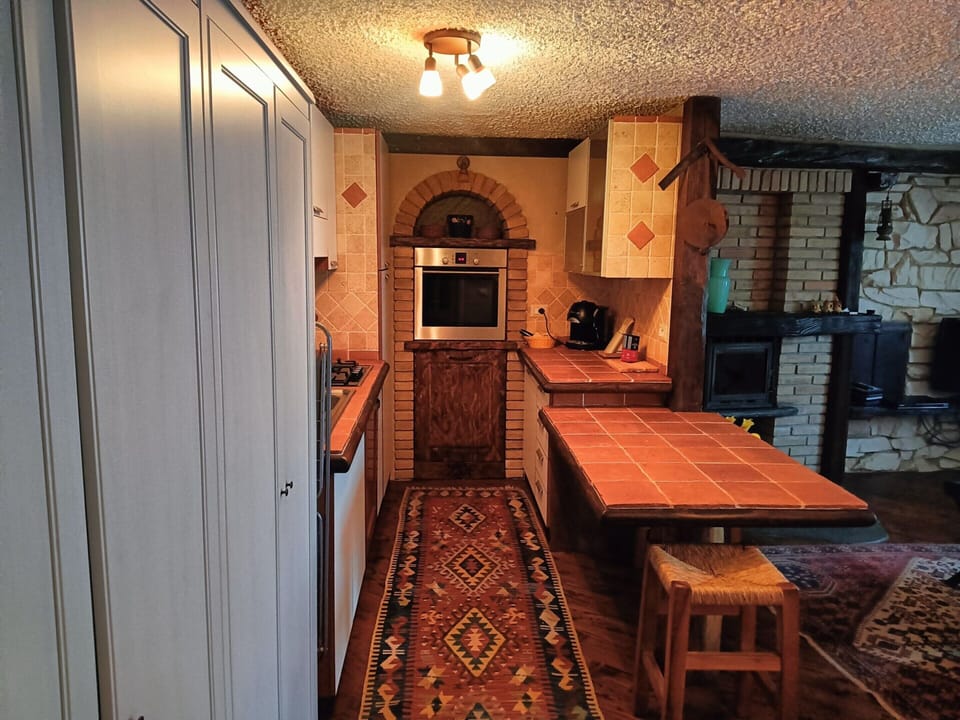 Chalet | Private kitchen | Microwave, dishwasher