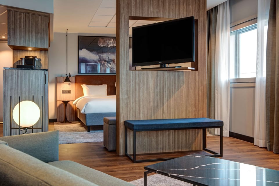 Suite, 1 Bedroom | Hypo-allergenic bedding, minibar, in-room safe, desk