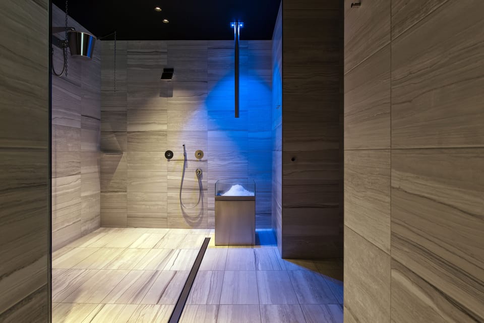 Couples treatment rooms, sauna, hot tub, steam room, Turkish bath