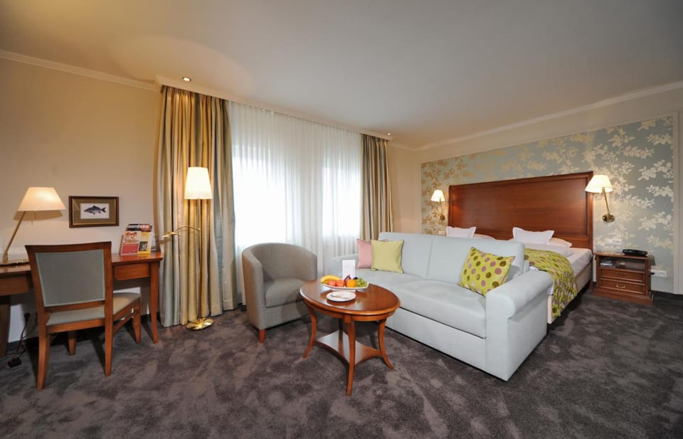 Superior Double Room | Premium bedding, minibar, individually furnished, desk