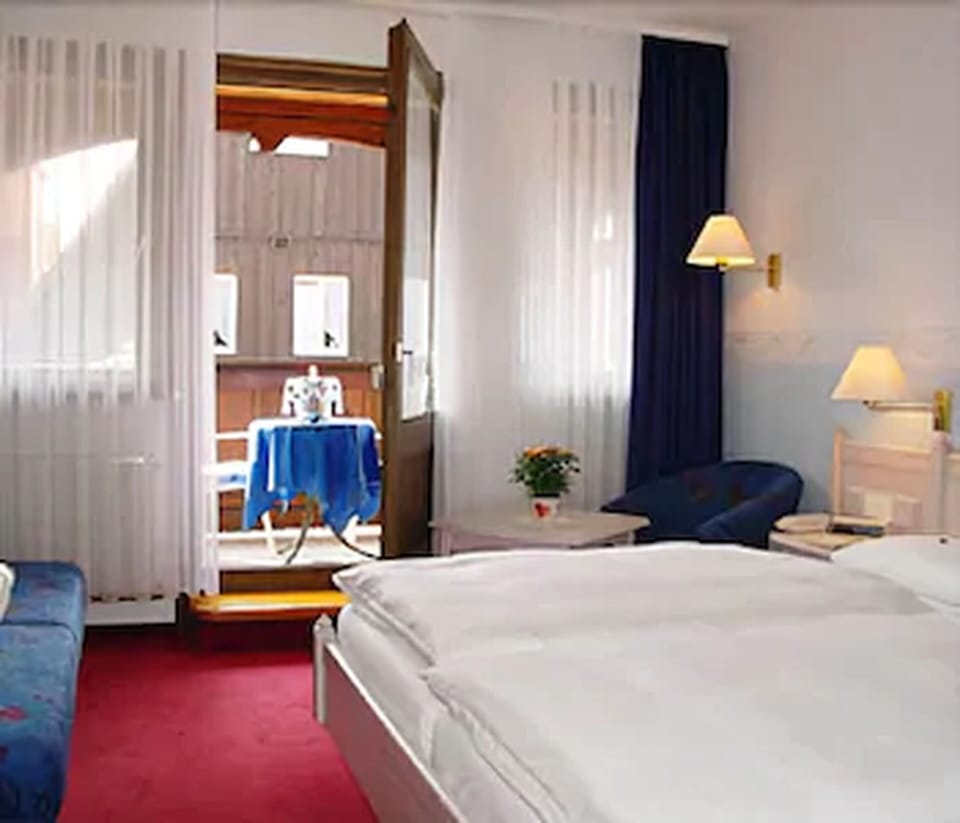 Standard Double Room | In-room safe, individually decorated, individually furnished, desk