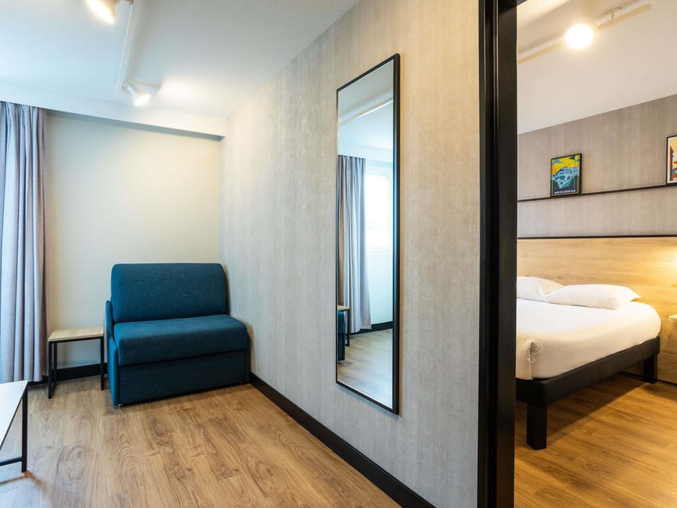 Family Room, Multiple Beds | Premium bedding, desk, blackout drapes, soundproofing