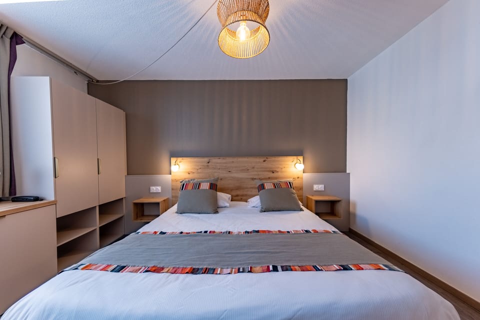 Minibar, in-room safe, desk, soundproofing