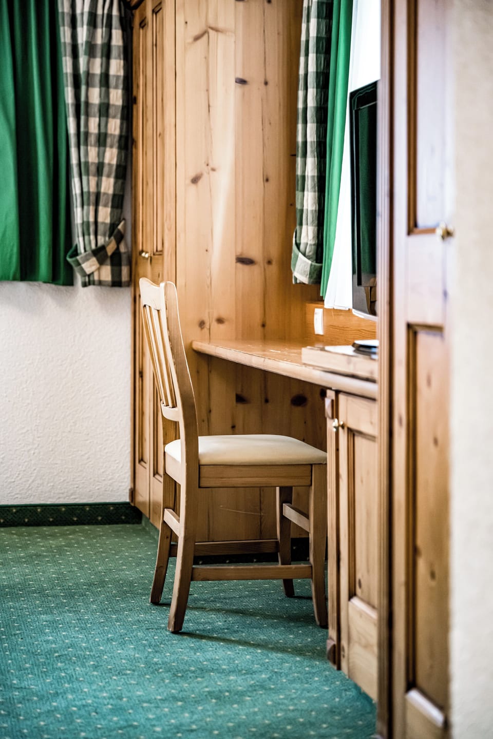 Superior Double Room (Nederkogel) | Hypo-allergenic bedding, in-room safe, free WiFi, bed sheets