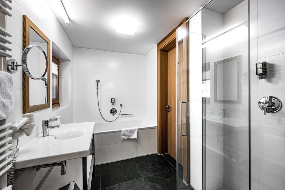 Deluxe Double Room, Balcony (Panorama) | Bathroom | Shower, free toiletries, hair dryer, bathrobes