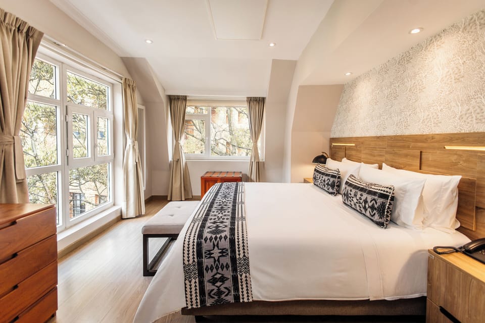 Grand Suite, 1 King Bed | Premium bedding, in-room safe, desk, blackout drapes