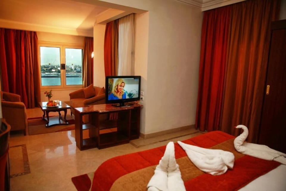 Suite, River View | Hypo-allergenic bedding, minibar, in-room safe, individually decorated