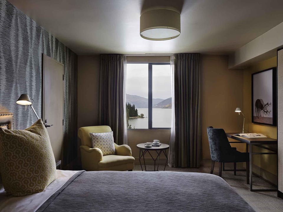 Guest Room, Lake View | Premium bedding, down comforters, in-room safe, laptop workspace