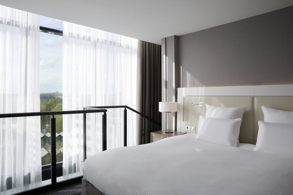 Suite, 1 Double Bed (Duplex) | Hypo-allergenic bedding, pillowtop beds, in-room safe, blackout drapes