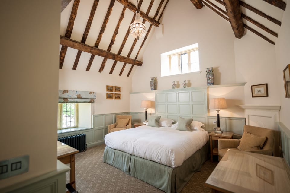 Small Deluxe Double Room | Premium bedding, in-room safe, individually furnished, desk