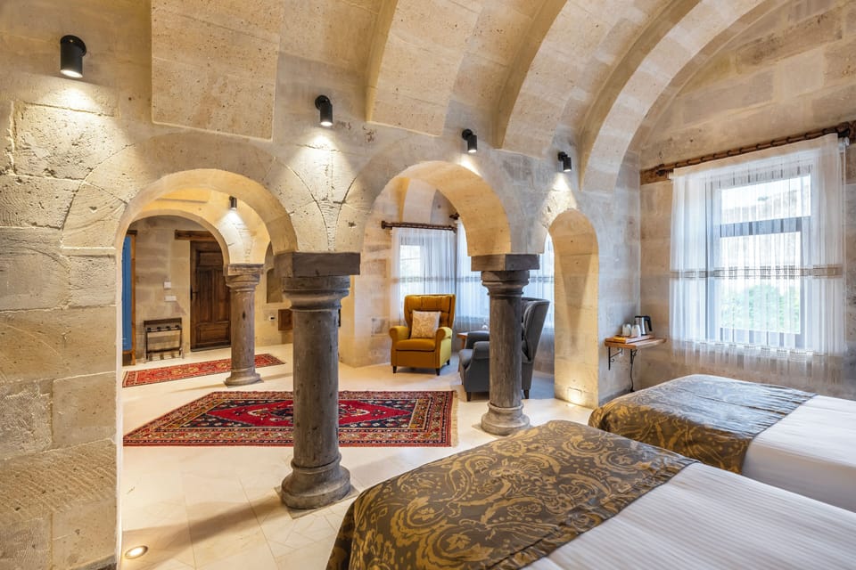 Deluxe Suite | 1 bedroom, premium bedding, in-room safe, individually decorated