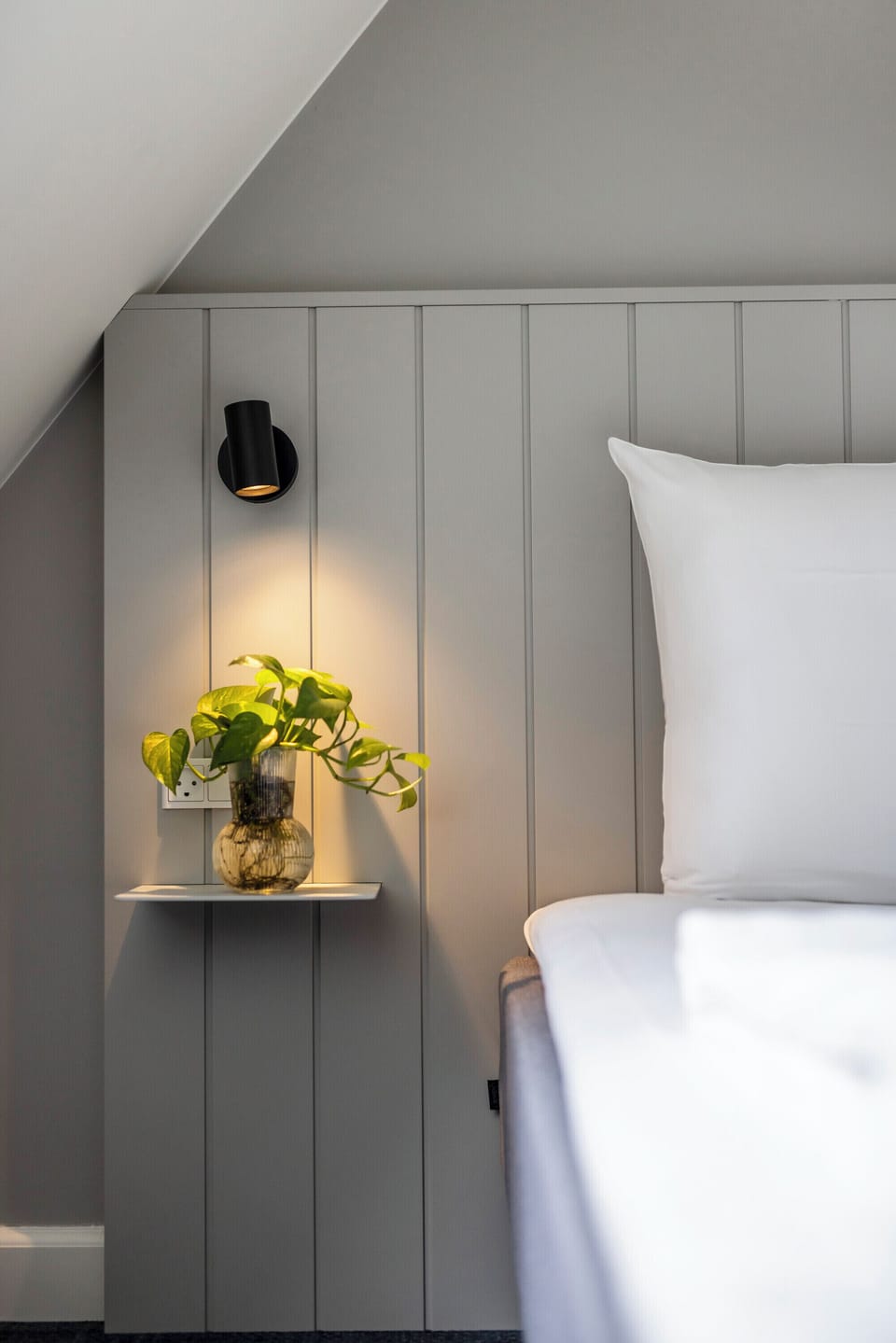 Standard Single Room | Hypo-allergenic bedding, in-room safe, desk, iron/ironing board