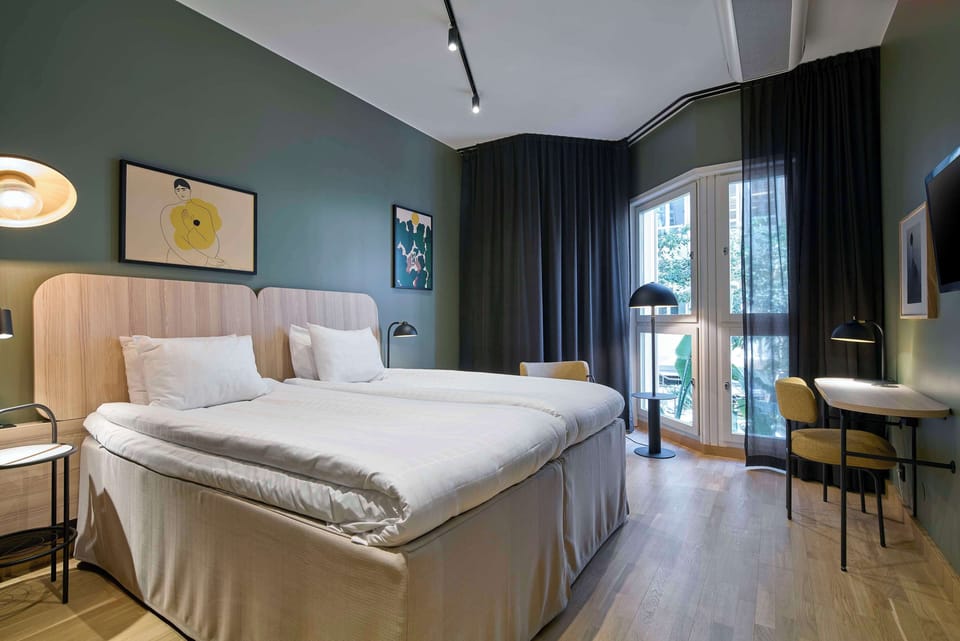 Room, 1 King Bed | Iron/ironing board, free WiFi, bed sheets, wheelchair access