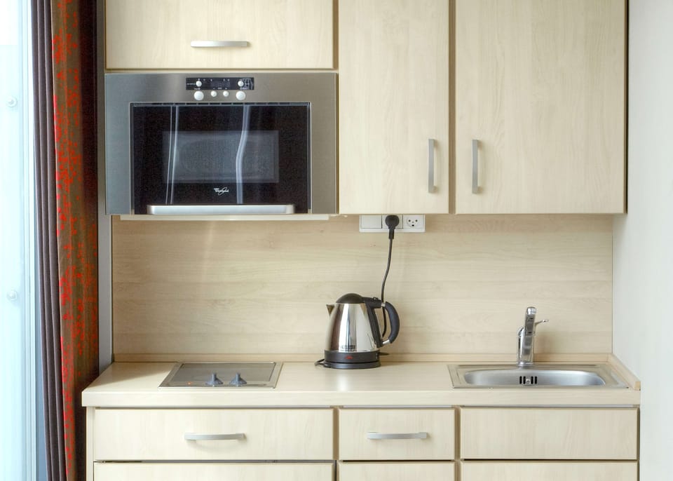 Junior Suite | Blackout drapes, iron/ironing board, free WiFi, bed sheets