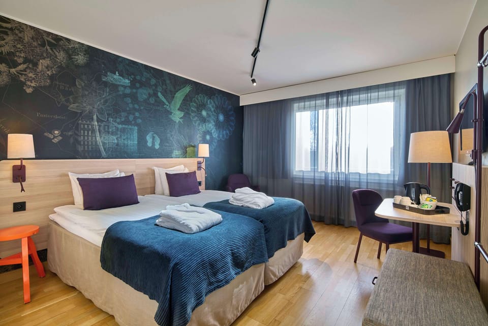 Superior Twin Room | Desk, blackout drapes, iron/ironing board, free cribs/infant beds