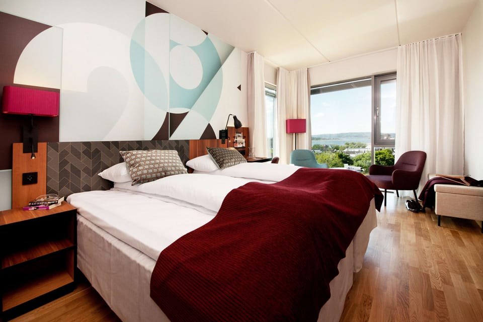 Standard Twin Room | Desk, blackout drapes, free cribs/infant beds, free WiFi