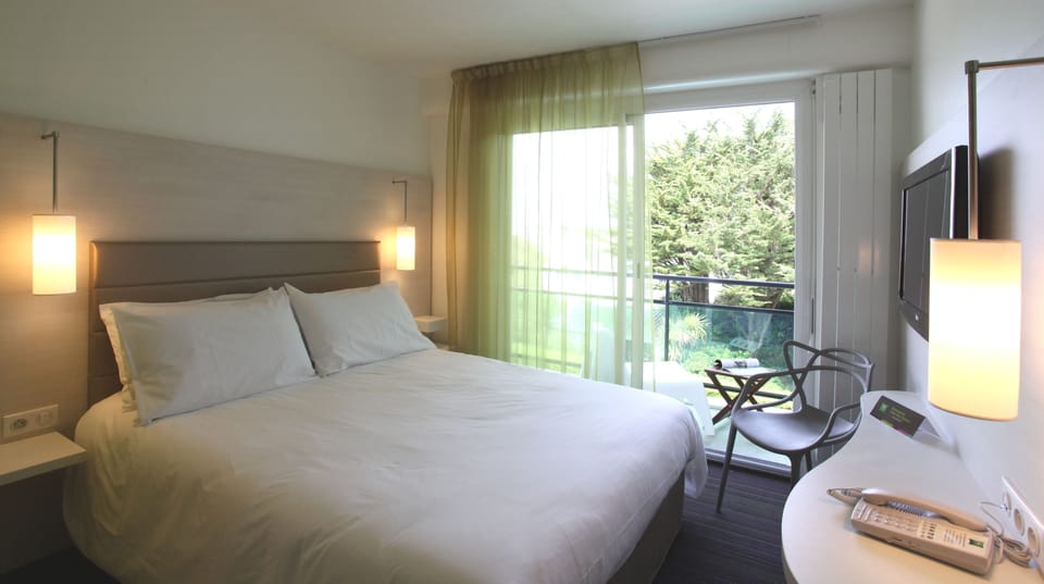 Standard Double Room, 1 Double Bed | Premium bedding, desk, soundproofing, free WiFi