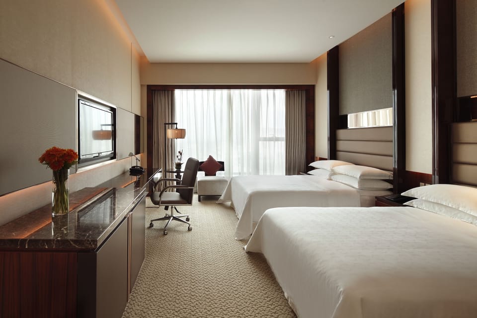 1 bedroom, premium bedding, down comforters, free minibar items