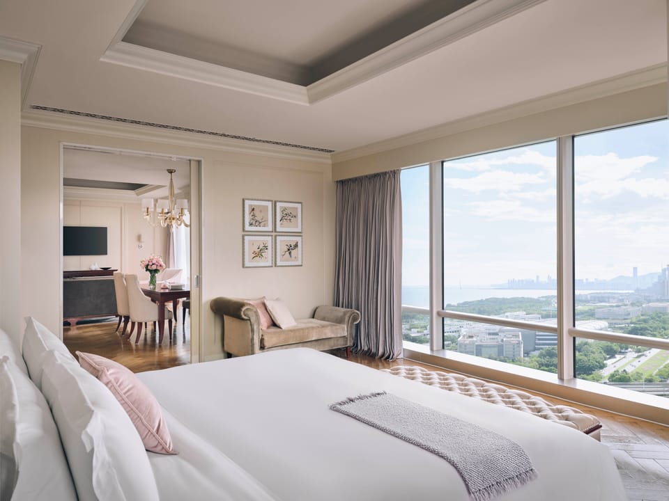 Premium bedding, down comforters, minibar, in-room safe