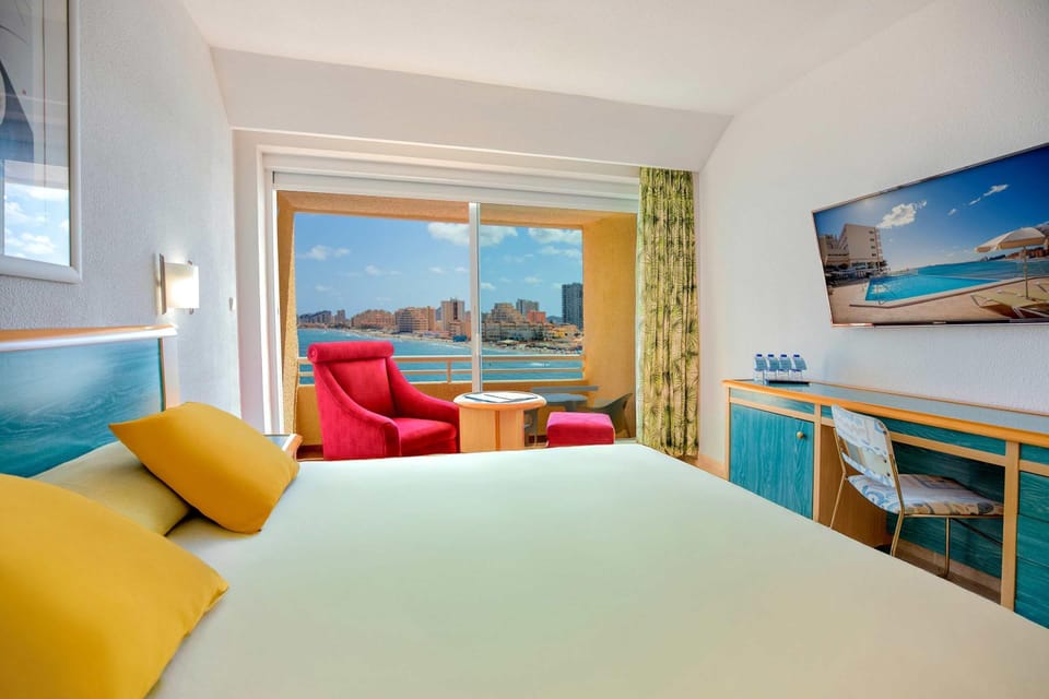 In-room safe, desk, free WiFi, bed sheets