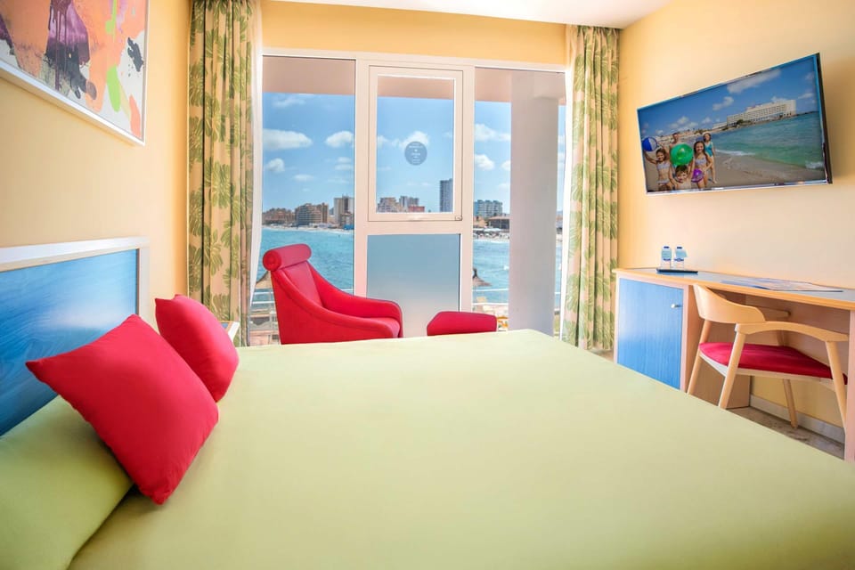 In-room safe, desk, free WiFi, bed sheets