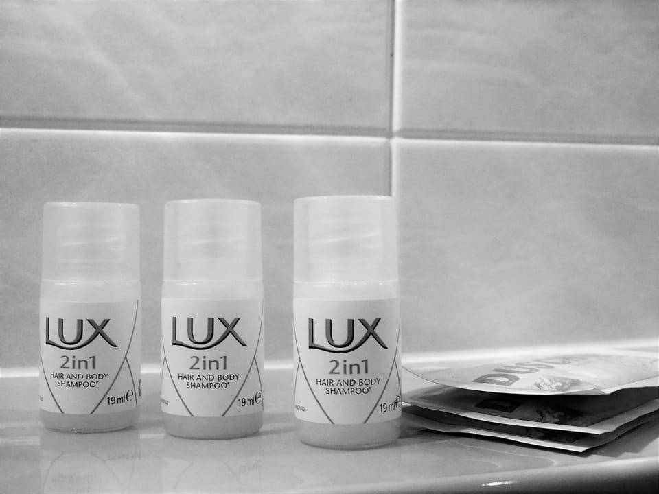 Single Room | Bathroom amenities | Shower, hydromassage showerhead, free toiletries, towels